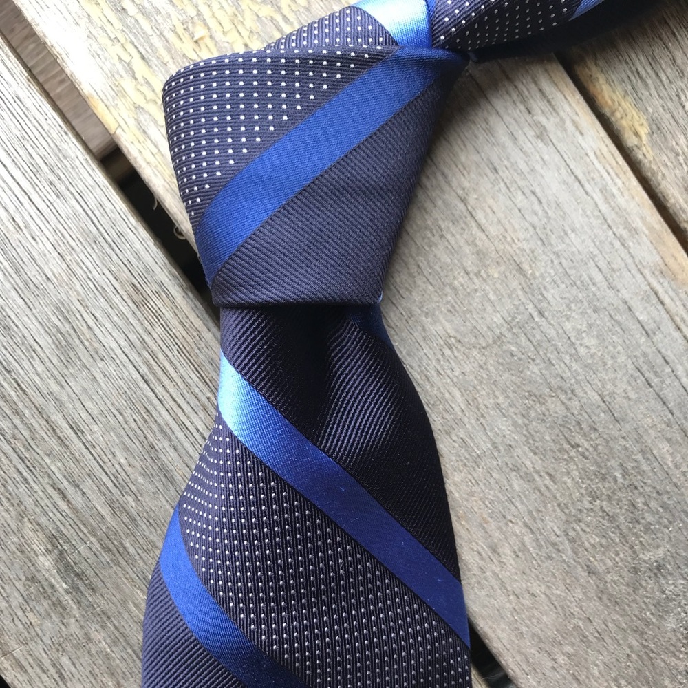 NWOT ROERT TALBOTT 100% Silk Necktie